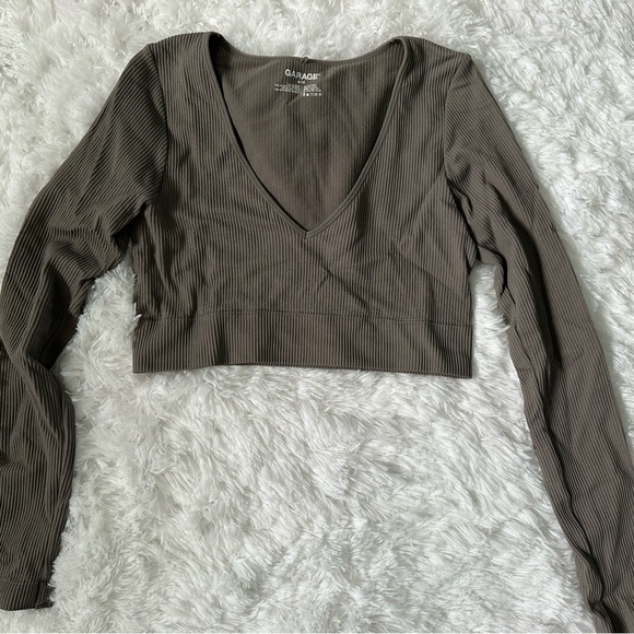 Garage Tops - Garage, medium, brown cropped long sleeve